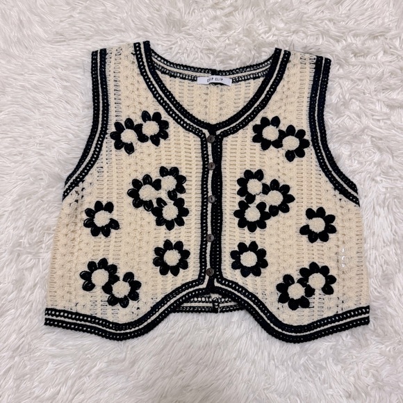 Chip Clip Sweater Vest Navy Blue flower Sweater Vest Cream Button Up knit vest - Picture 2 of 6